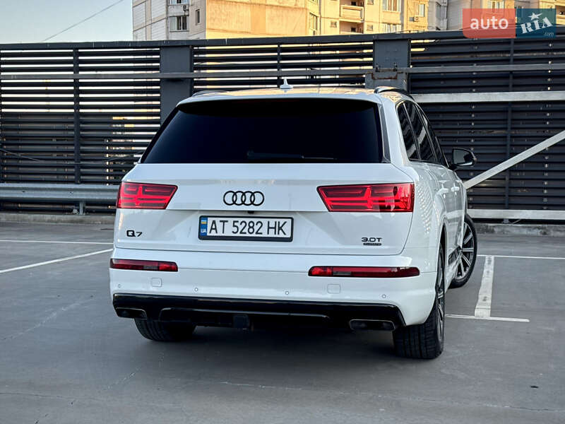 Внедорожник / Кроссовер Audi Q7 2016 в Киеве