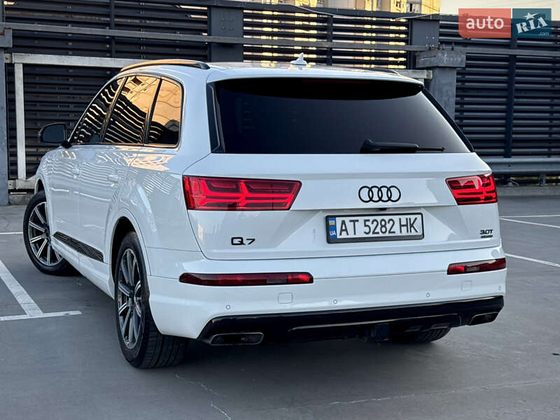 Внедорожник / Кроссовер Audi Q7 2016 в Киеве