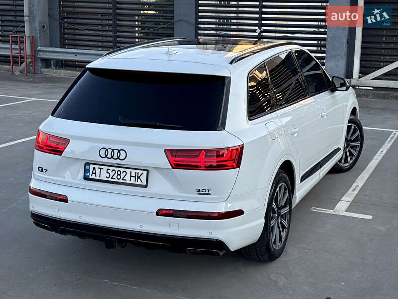Внедорожник / Кроссовер Audi Q7 2016 в Киеве