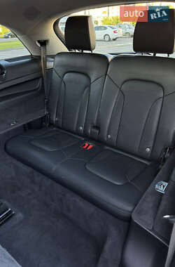 Внедорожник / Кроссовер Audi Q7 2013 в 