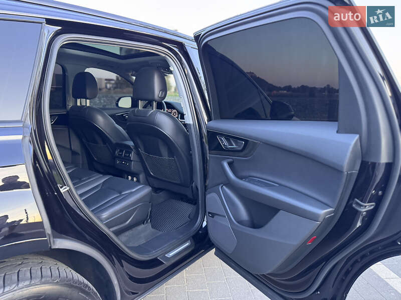 Позашляховик / Кросовер Audi Q7 2018 в Мукачевому