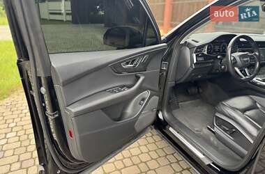 Внедорожник / Кроссовер Audi Q7 2020 в 