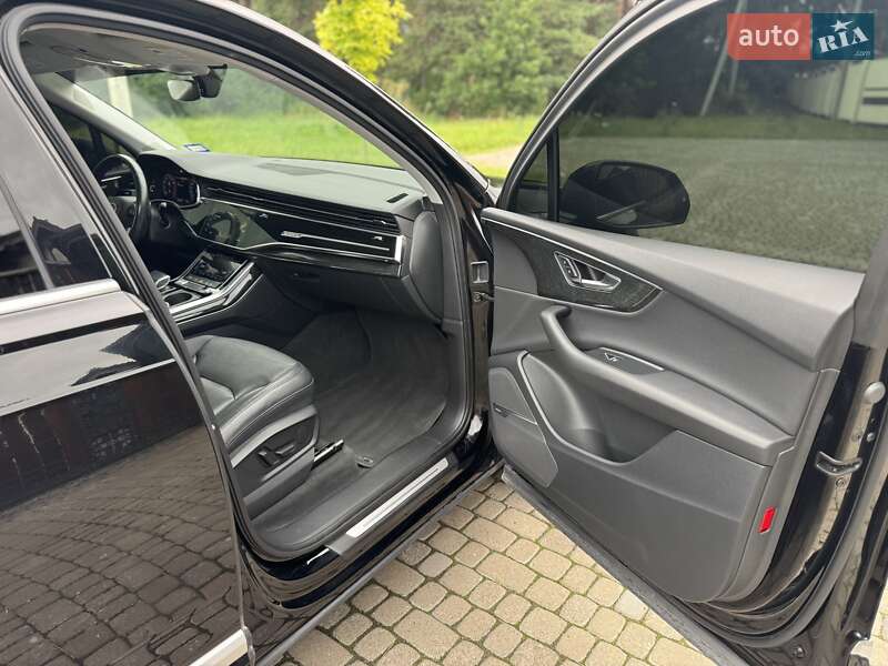 Позашляховик / Кросовер Audi Q7 2020 в Львові