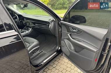 Внедорожник / Кроссовер Audi Q7 2020 в 