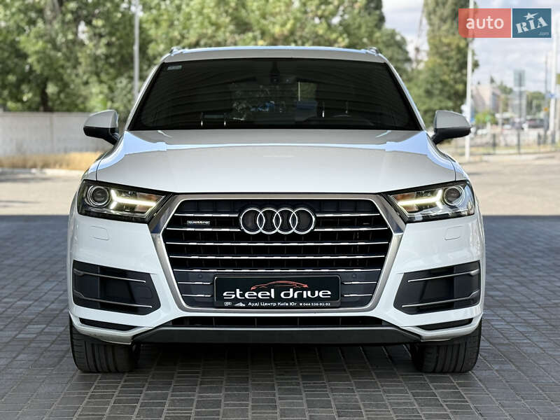 Позашляховик / Кросовер Audi Q7 2015 в Миколаєві