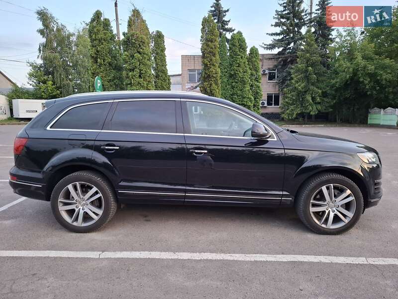 Позашляховик / Кросовер Audi Q7 2014 в Дубні