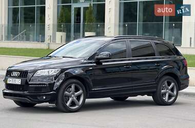 Позашляховик / Кросовер Audi Q7 2013 в 