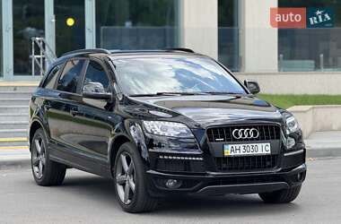 Позашляховик / Кросовер Audi Q7 2013 в 