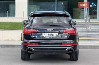 Позашляховик / Кросовер Audi Q7 2013 в 