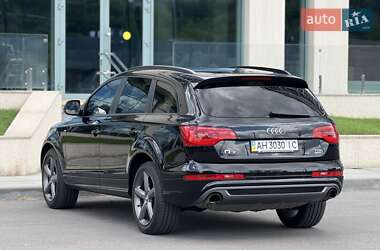 Позашляховик / Кросовер Audi Q7 2013 в 