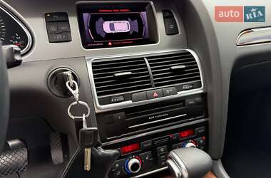 Позашляховик / Кросовер Audi Q7 2013 в 