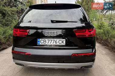 Позашляховик / Кросовер Audi Q7 2017 в 