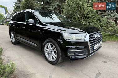 Позашляховик / Кросовер Audi Q7 2017 в 