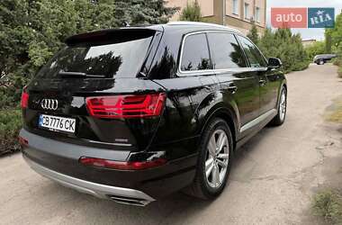 Позашляховик / Кросовер Audi Q7 2017 в 