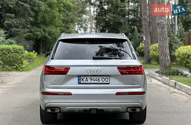 Внедорожник / Кроссовер Audi Q7 2015 в 