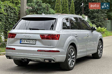 Внедорожник / Кроссовер Audi Q7 2015 в 