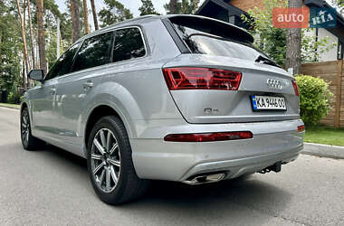 Внедорожник / Кроссовер Audi Q7 2015 в 