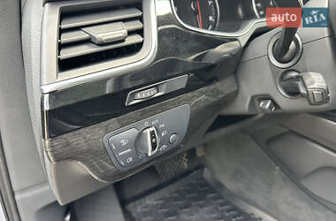 Внедорожник / Кроссовер Audi Q7 2015 в 