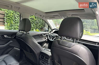 Внедорожник / Кроссовер Audi Q7 2015 в 