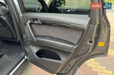 Внедорожник / Кроссовер Audi Q7 2011 в 
