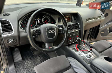 Внедорожник / Кроссовер Audi Q7 2011 в 