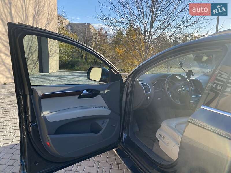 Внедорожник / Кроссовер Audi Q7 2012 в Каменец-Подольском