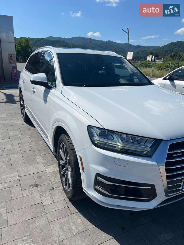 Позашляховик / Кросовер Audi Q7 2016 в Хусті