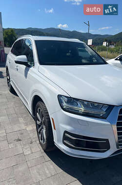 Позашляховик / Кросовер Audi Q7 2016 в 