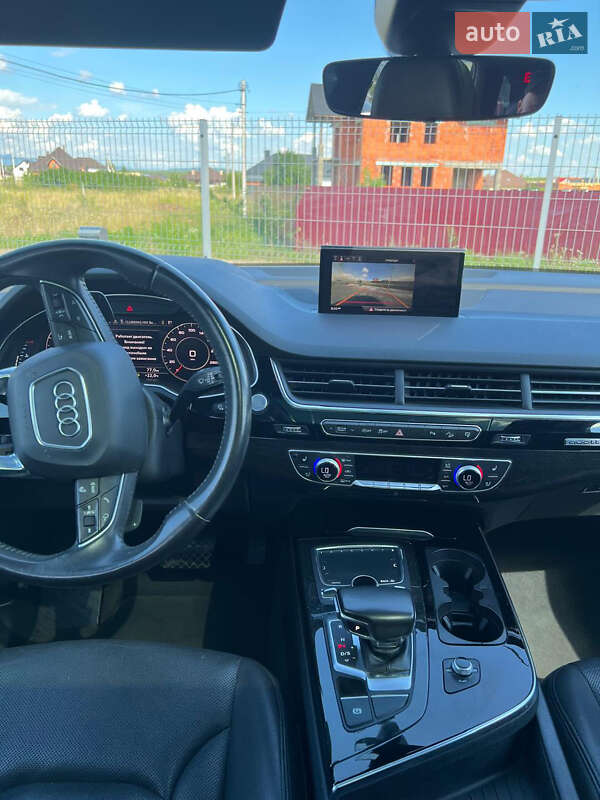 Позашляховик / Кросовер Audi Q7 2016 в Хусті