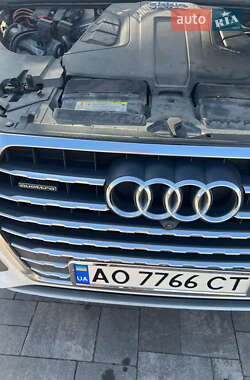 Позашляховик / Кросовер Audi Q7 2016 в 