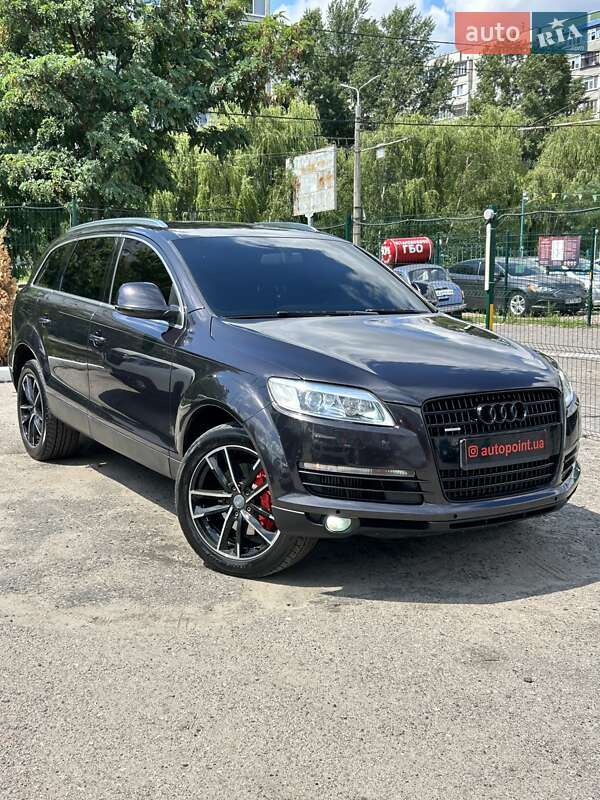 Внедорожник / Кроссовер Audi Q7 2006 в Сумах