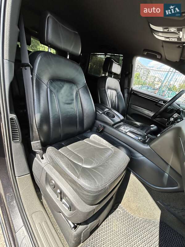 Внедорожник / Кроссовер Audi Q7 2006 в Сумах