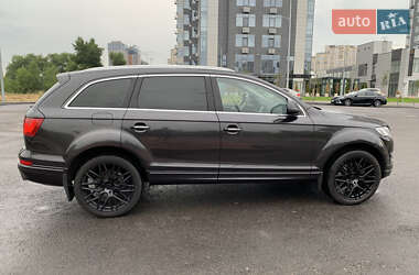 Внедорожник / Кроссовер Audi Q7 2013 в 