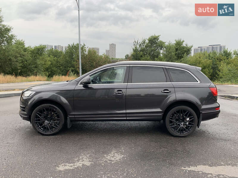Внедорожник / Кроссовер Audi Q7 2013 в 