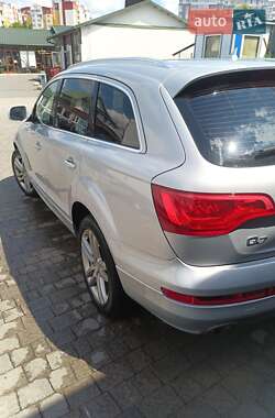 Внедорожник / Кроссовер Audi Q7 2010 в 