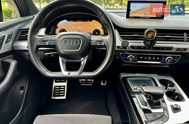 Внедорожник / Кроссовер Audi Q7 2018 в 