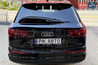 Позашляховик / Кросовер Audi Q7 2016 в 