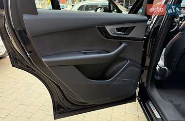 Позашляховик / Кросовер Audi Q7 2016 в 