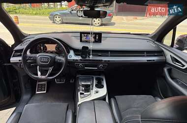 Позашляховик / Кросовер Audi Q7 2016 в 
