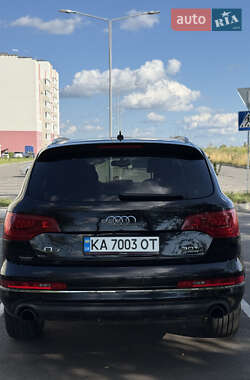 Позашляховик / Кросовер Audi Q7 2015 в 