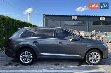 Внедорожник / Кроссовер Audi Q7 2018 в 