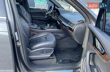 Внедорожник / Кроссовер Audi Q7 2018 в 
