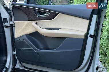 Внедорожник / Кроссовер Audi Q7 2020 в 