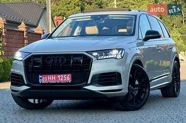 Внедорожник / Кроссовер Audi Q7 2020 в 