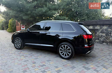 Внедорожник / Кроссовер Audi Q7 2016 в 