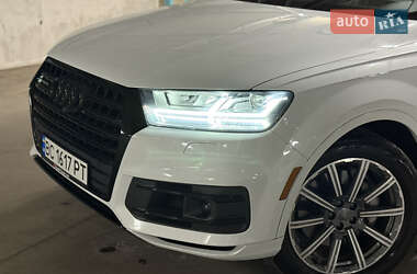 Внедорожник / Кроссовер Audi Q7 2017 в 