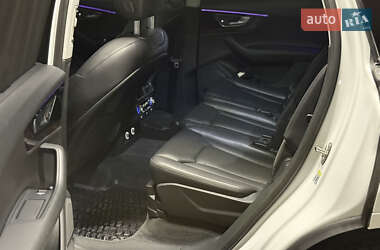 Внедорожник / Кроссовер Audi Q7 2017 в 