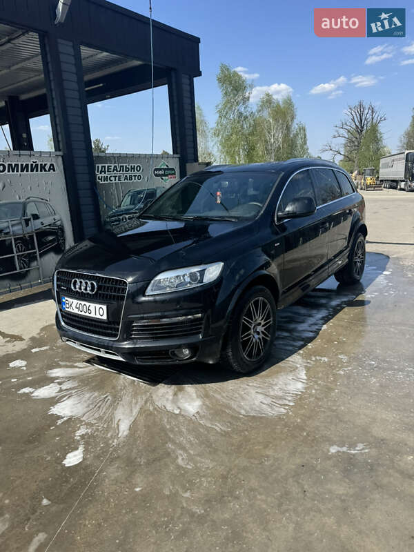 Внедорожник / Кроссовер Audi Q7 2008 в Рокитном