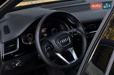 Внедорожник / Кроссовер Audi Q7 2017 в 