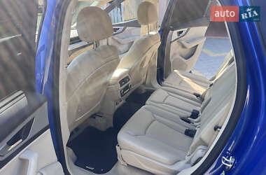 Внедорожник / Кроссовер Audi Q7 2017 в 